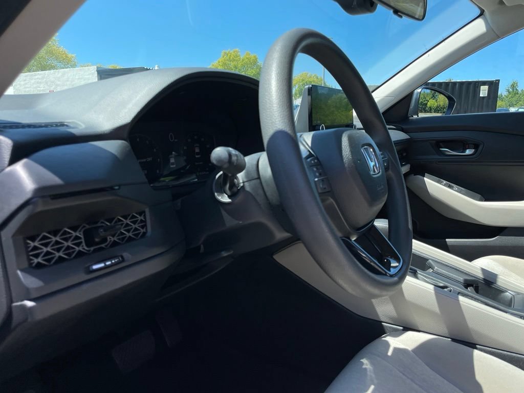 Certified 2025 Honda Accord LX image 27