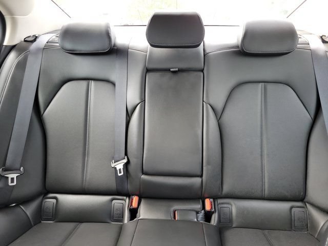 Certified 2023 Genesis G70 2.0T RWD image 31