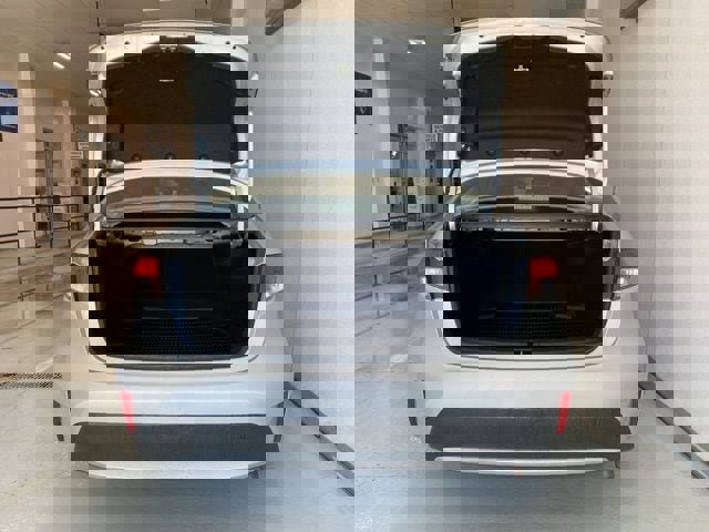 Used 2022 Toyota Corolla LE image 7