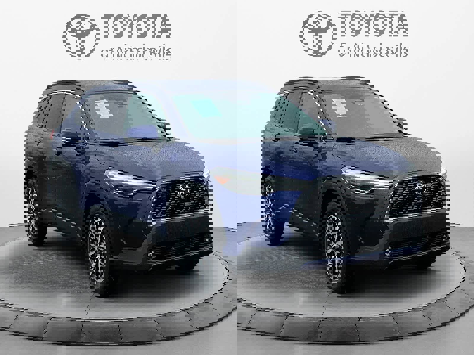 Used 2023 Toyota Corolla Cross XLE image 8