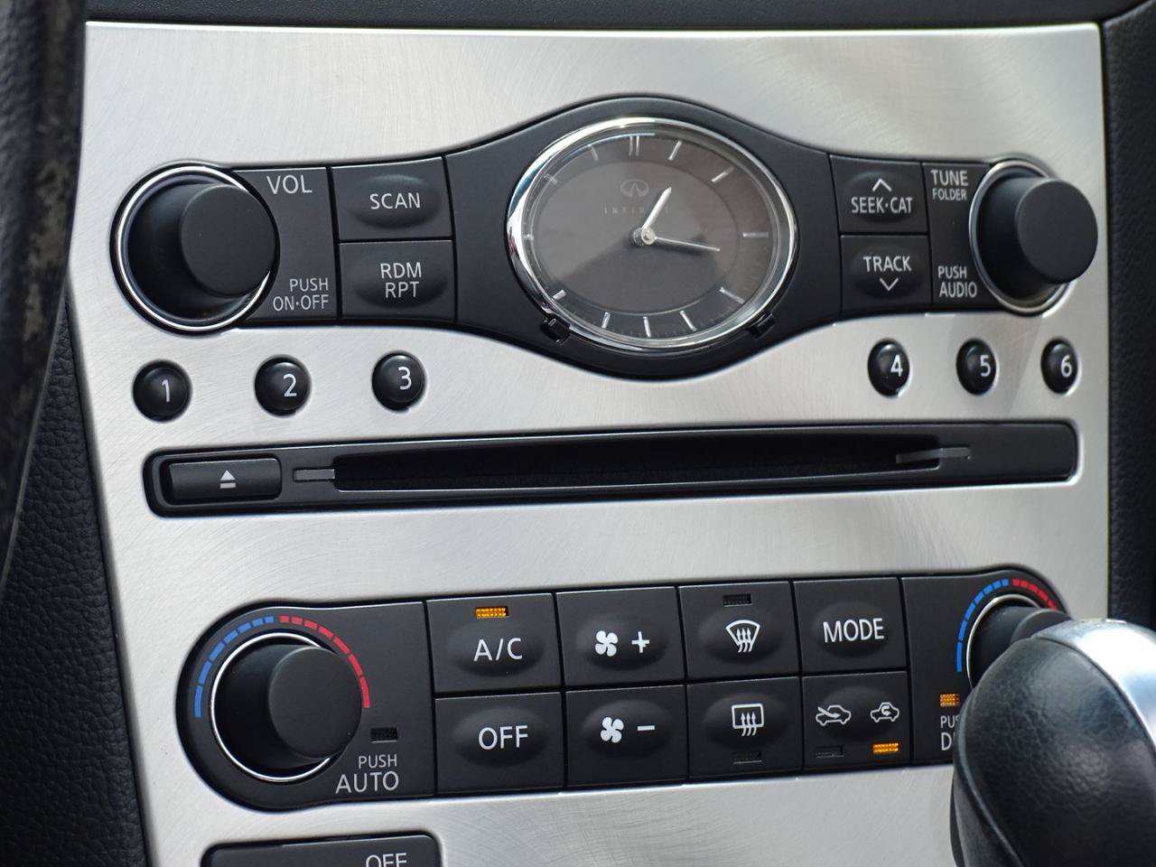 Used 2013 INFINITI G37 Convertible w/ Premium Pkg RWD image 15