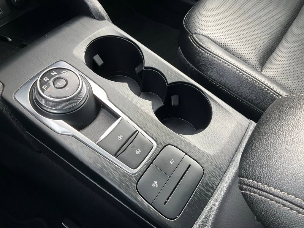 Used 2022 Ford Escape SEL w/ Technology Package image 10