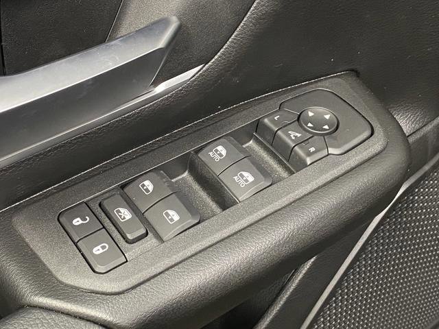 New 2026 RAM 1500 4x4 Crew Cab image 33