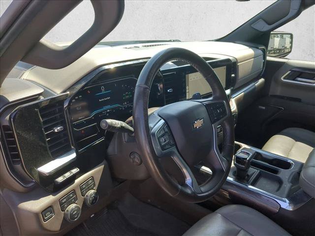 Used 2022 Chevrolet Silverado 1500 LTZ w/ Technology Package AWD/4WD image 10