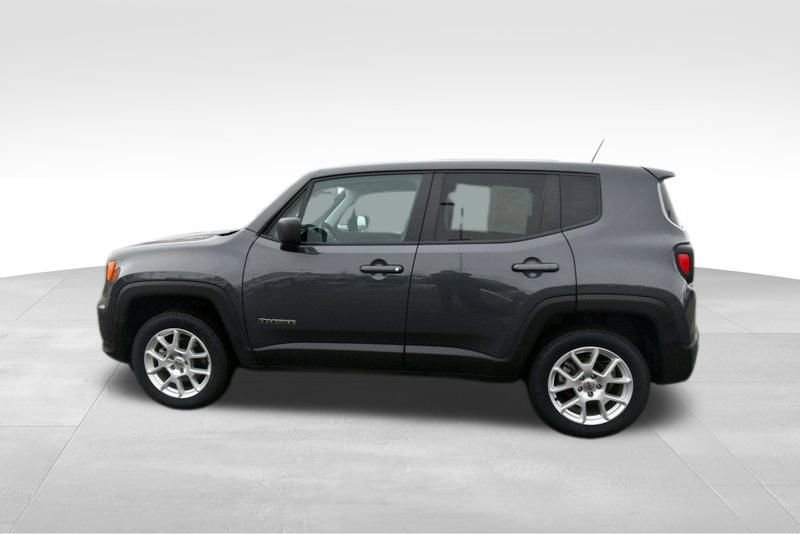 Used 2023 Jeep Renegade Latitude AWD/4WD image 4