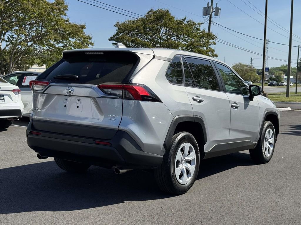Used 2024 Toyota RAV4 LE AWD/4WD image 20