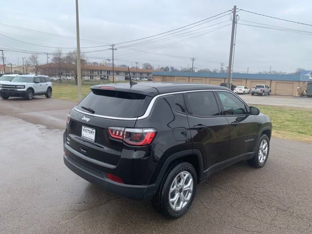 Used 2025 Jeep Compass Sport image 7