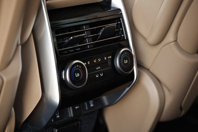 New 2026 Land Rover Range Rover Long Wheelbase SE image 32