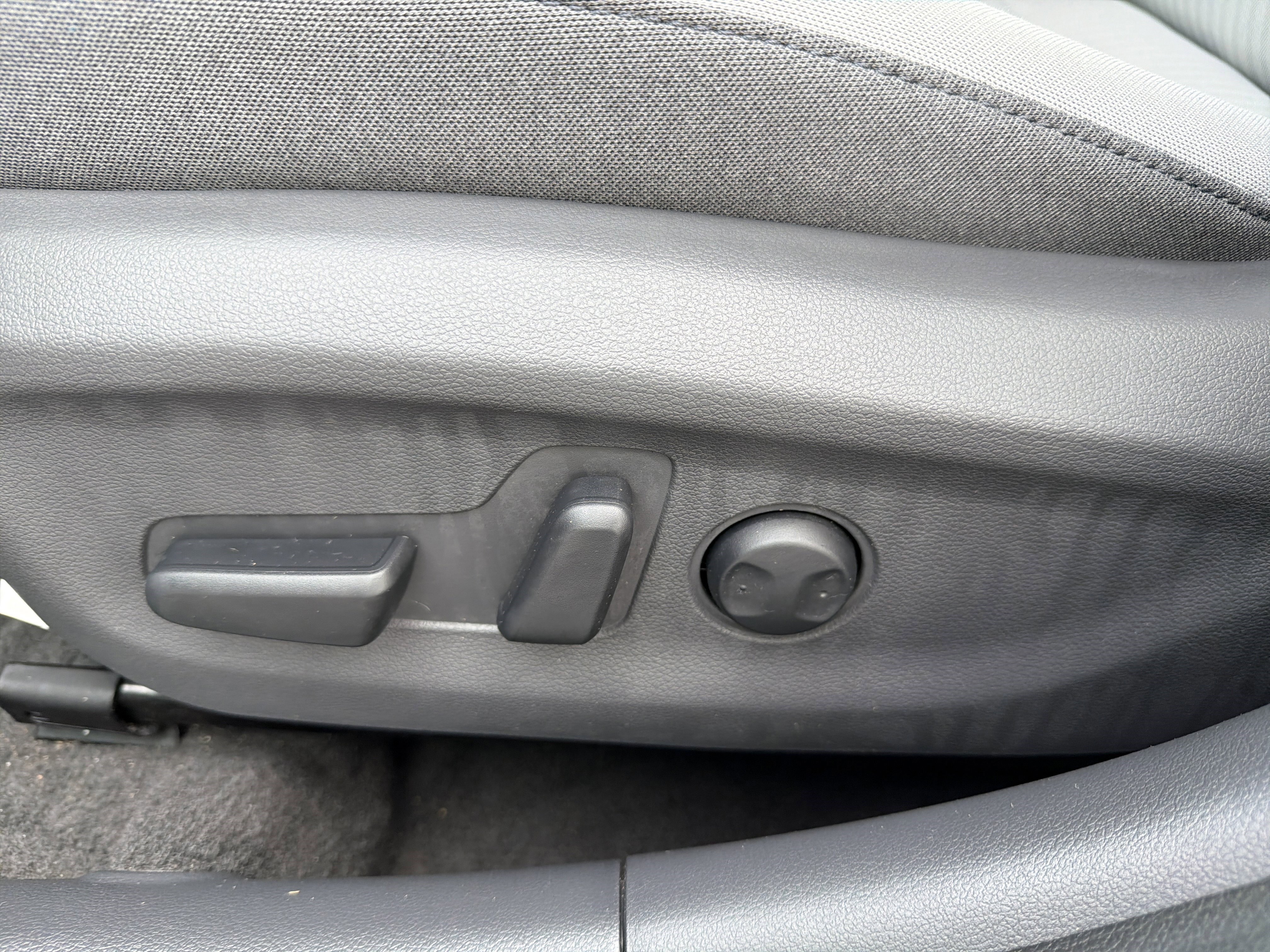 Used 2022 Hyundai Ioniq SE image 23