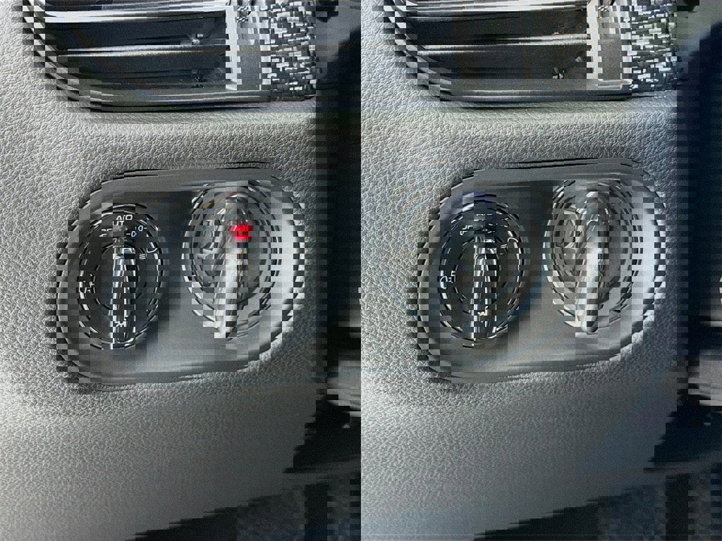 New 2026 Porsche Macan GTS image 16