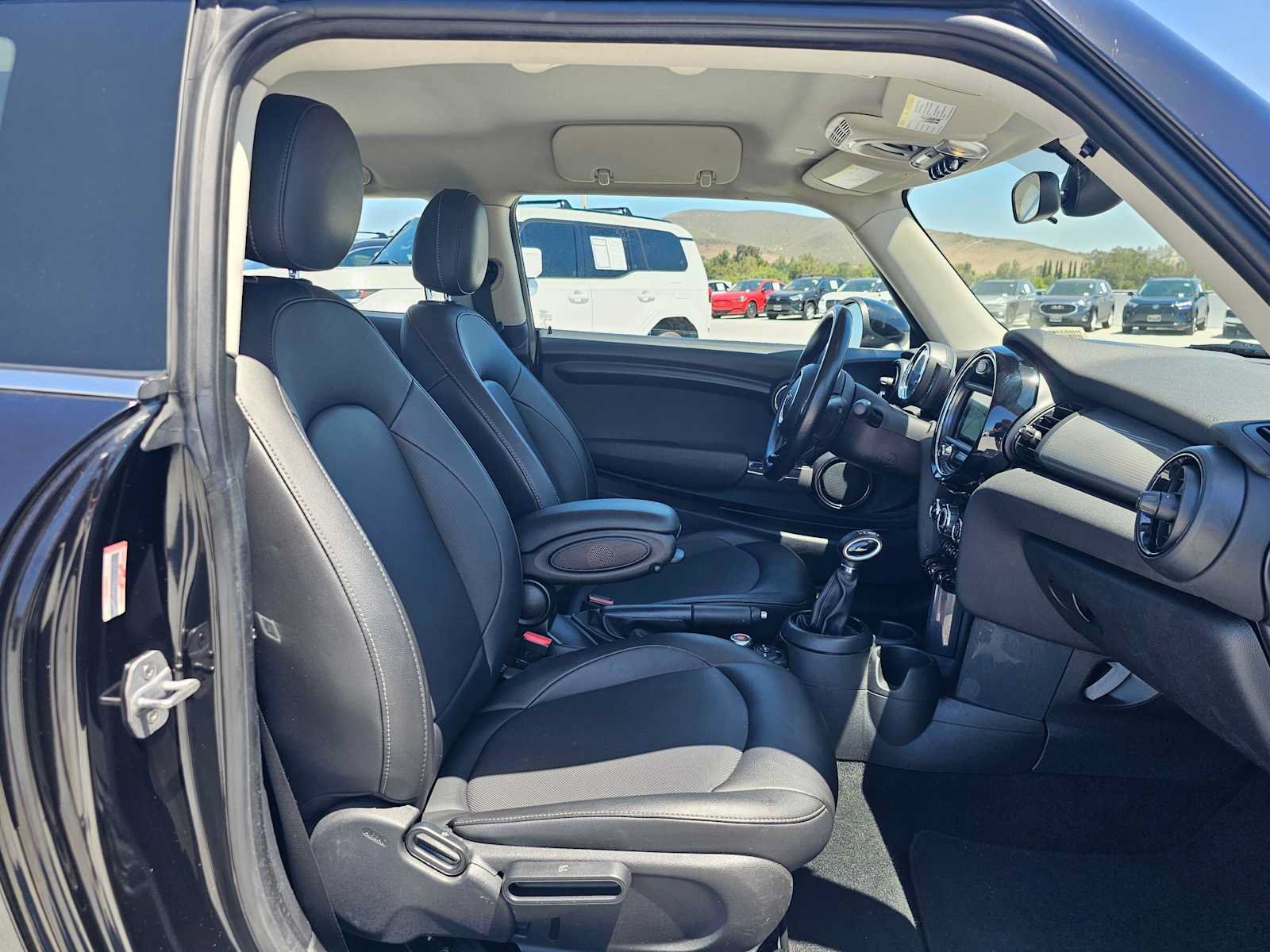 Used 2019 MINI Cooper 2-Door Hardtop FWD image 10