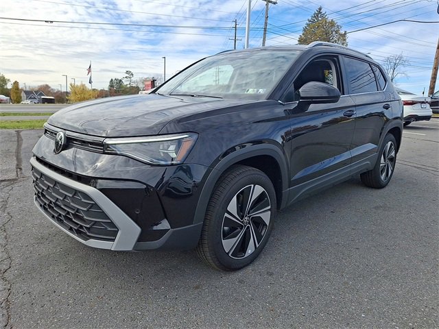 New 2025 Volkswagen Taos SE image 6