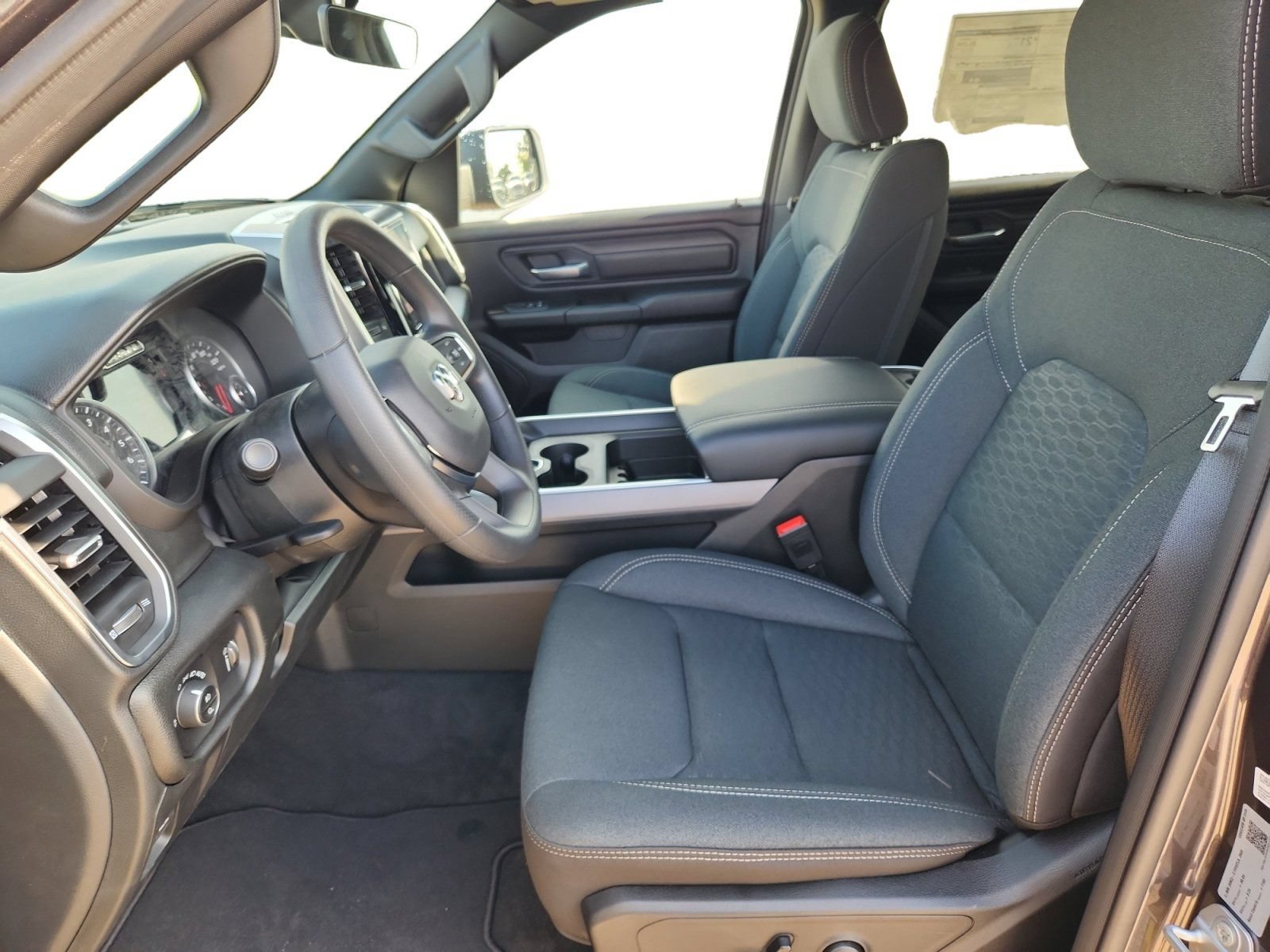 New 2026 RAM 1500 Express AWD/4WD image 12