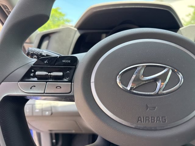 Used 2023 Hyundai Elantra SEL FWD image 30
