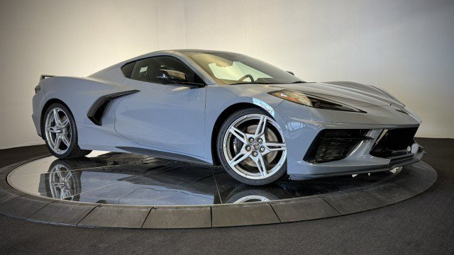 Used 2024 Chevrolet Corvette Stingray Premium Cpe w/ Z51 Performance Package RWD image 2