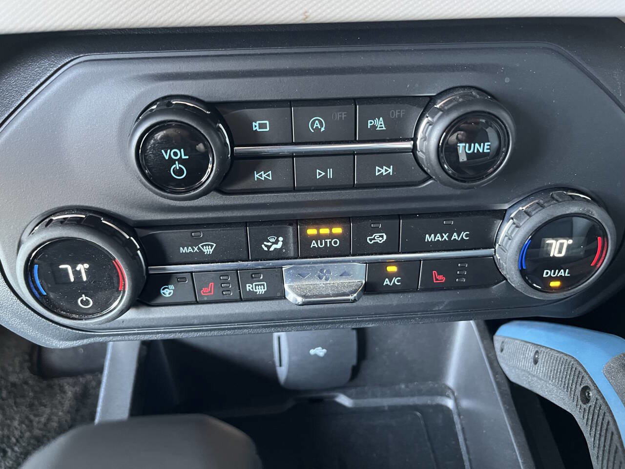 Used 2023 Ford Bronco Wildtrak image 26