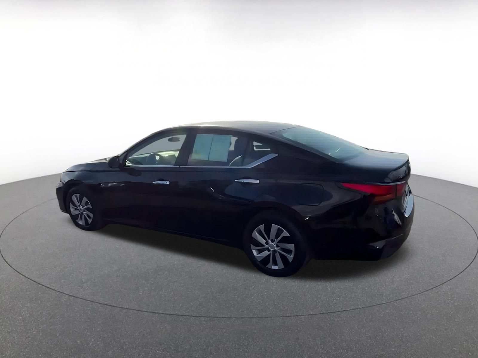 Used 2023 Nissan Altima 2.5 S FWD image 8