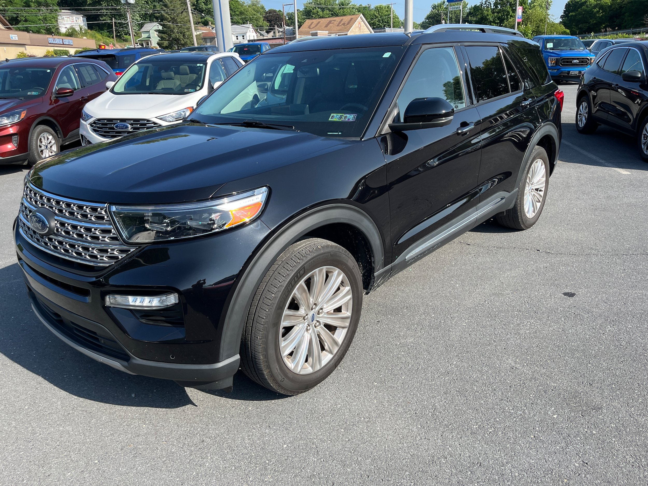 Certified 2023 Ford Explorer Limited w/ Limited Technology Package AWD/4WD image 22