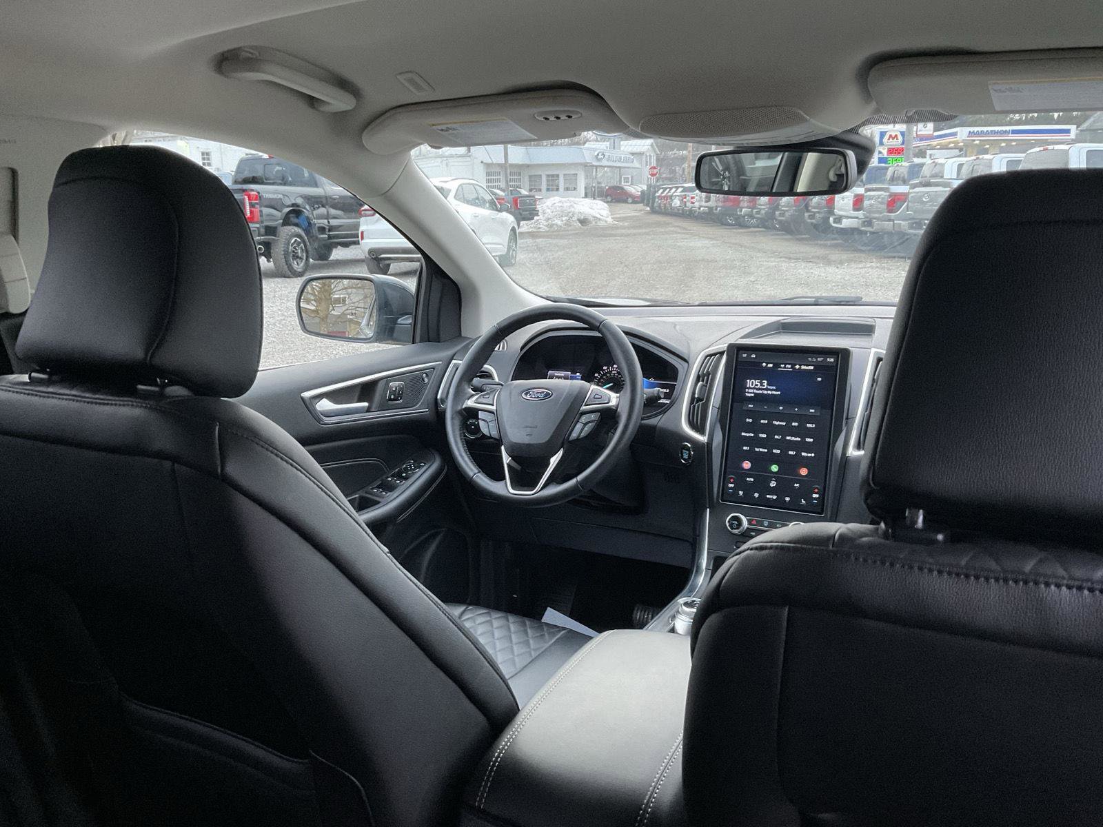 Used 2023 Ford Edge Titanium image 22