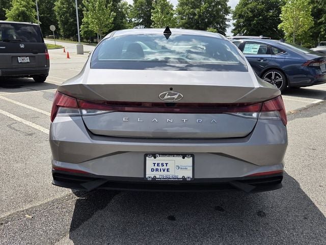 Used 2023 Hyundai Elantra SEL w/ Convenience Package FWD image 4