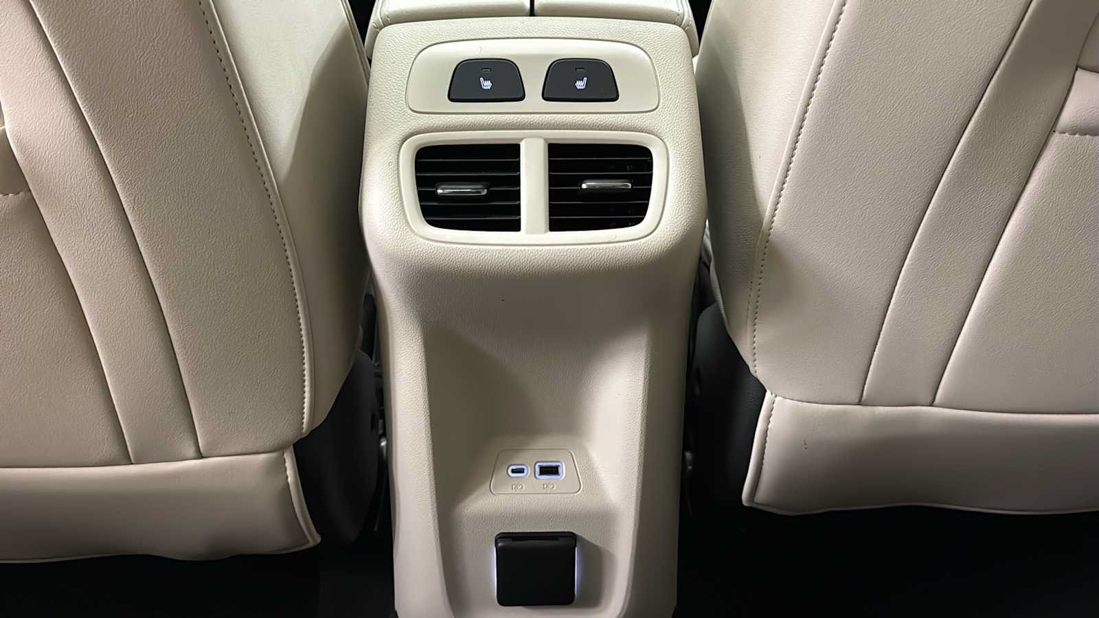 Used 2023 Buick Envision Avenir AWD/4WD image 29