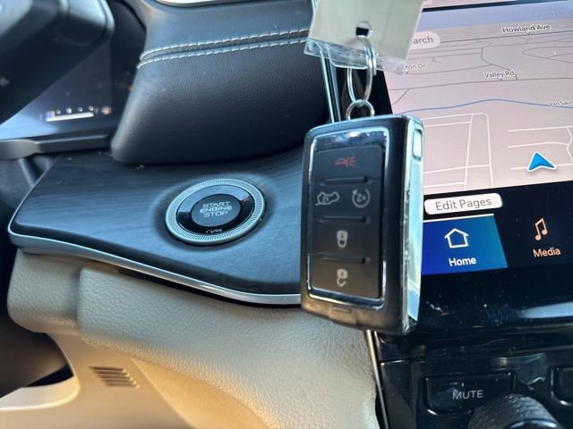 Certified 2023 Jeep Grand Cherokee Limited w/ Luxury Tech Group II image 39