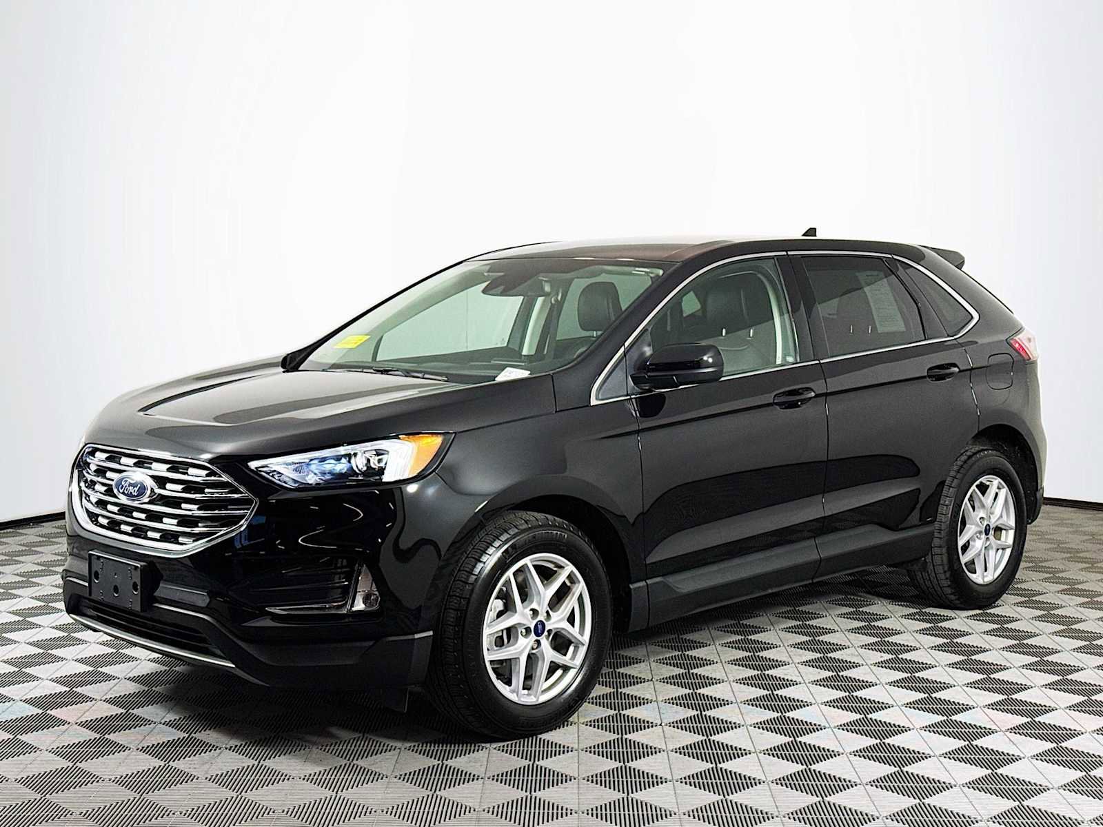 Used 2022 Ford Edge SEL w/ Convenience Package
