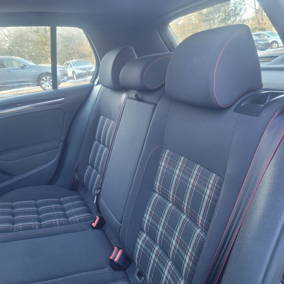 Used 2013 Volkswagen Golf 4-Door image 30