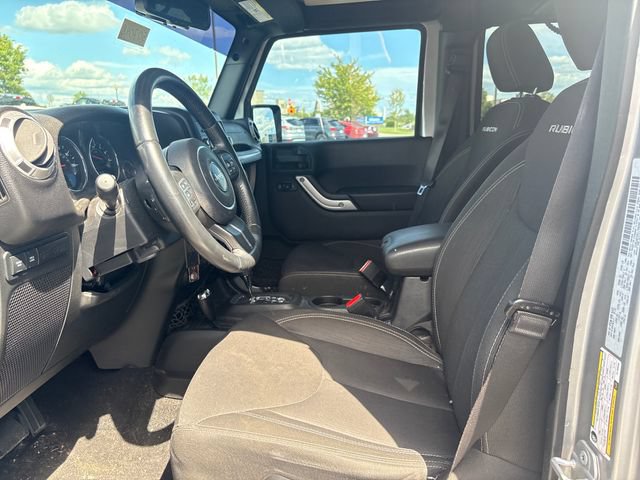 Used 2015 Jeep Wrangler Unlimited Rubicon w/ Connectivity Group AWD/4WD image 10