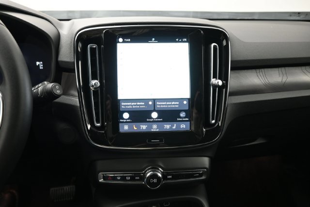 Used 2023 Volvo XC40 Recharge Plus AWD/4WD image 12