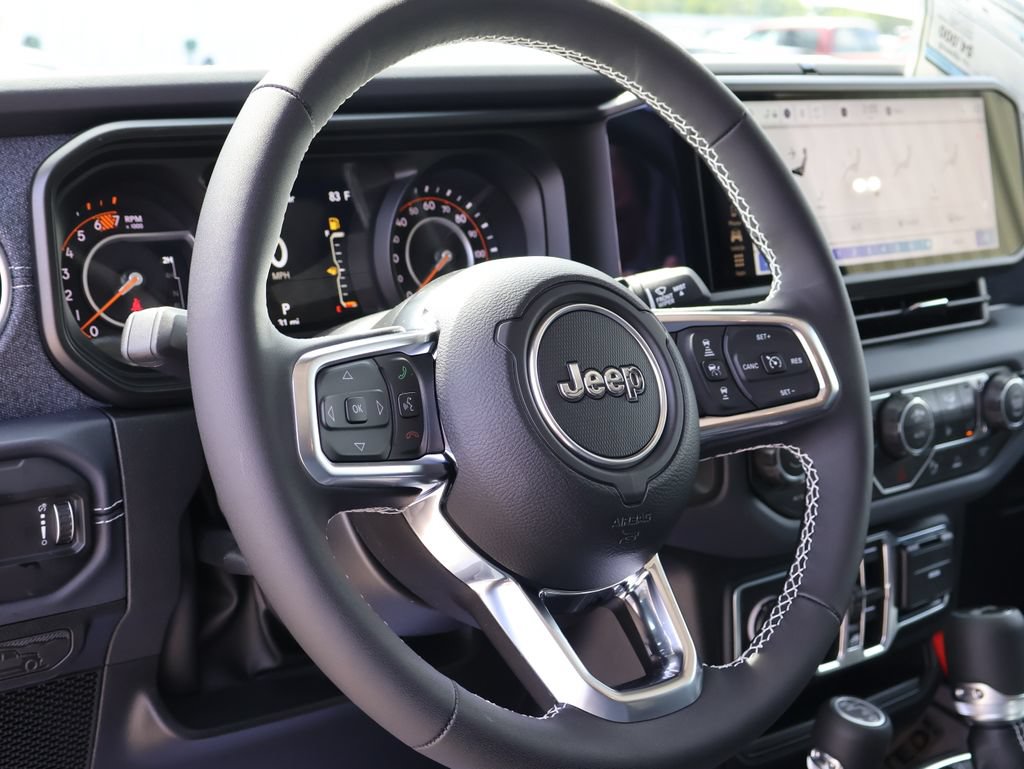 New 2026 Jeep Wrangler Unlimited Sahara w/ Rockslide Package AWD/4WD image 23