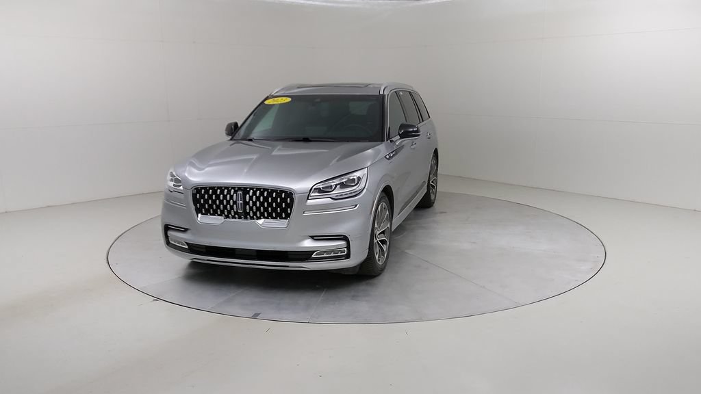 Used 2023 Lincoln Aviator Grand Touring w/ Equipment Group 301A AWD/4WD image 10