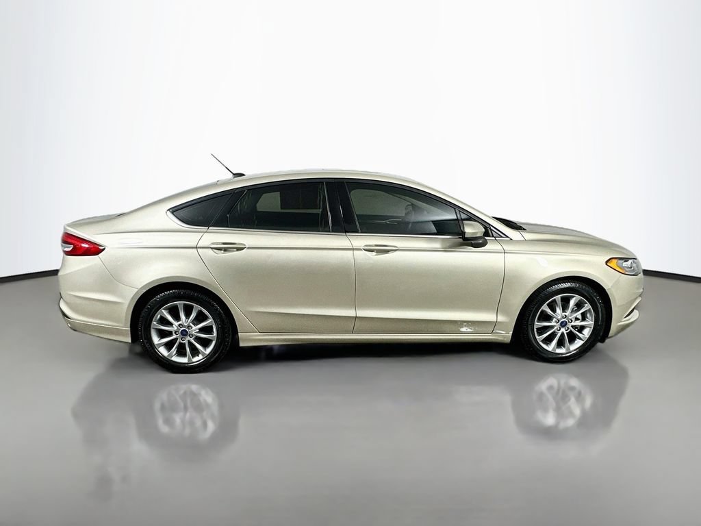 Used 2017 Ford Fusion SE w/ Fusion SE Technology Package FWD image 7