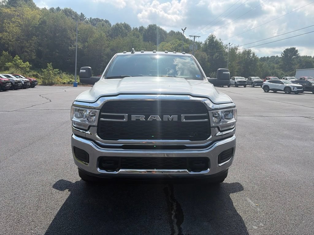 Used 2024 RAM 3500 Tradesman w/ Chrome Appearance Group AWD/4WD image 3