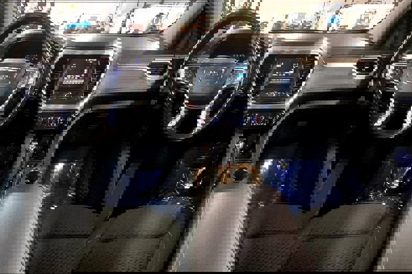 Used 2018 GMC Acadia SLE image 15