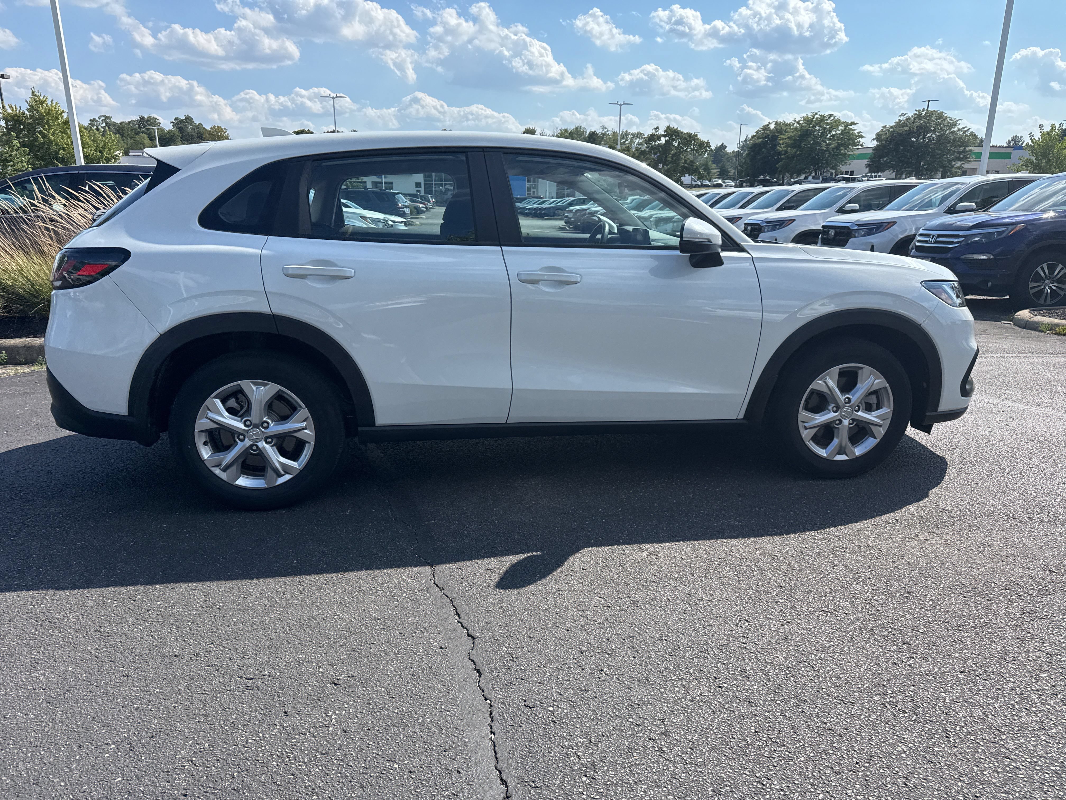 Used 2023 Honda HR-V LX image 24