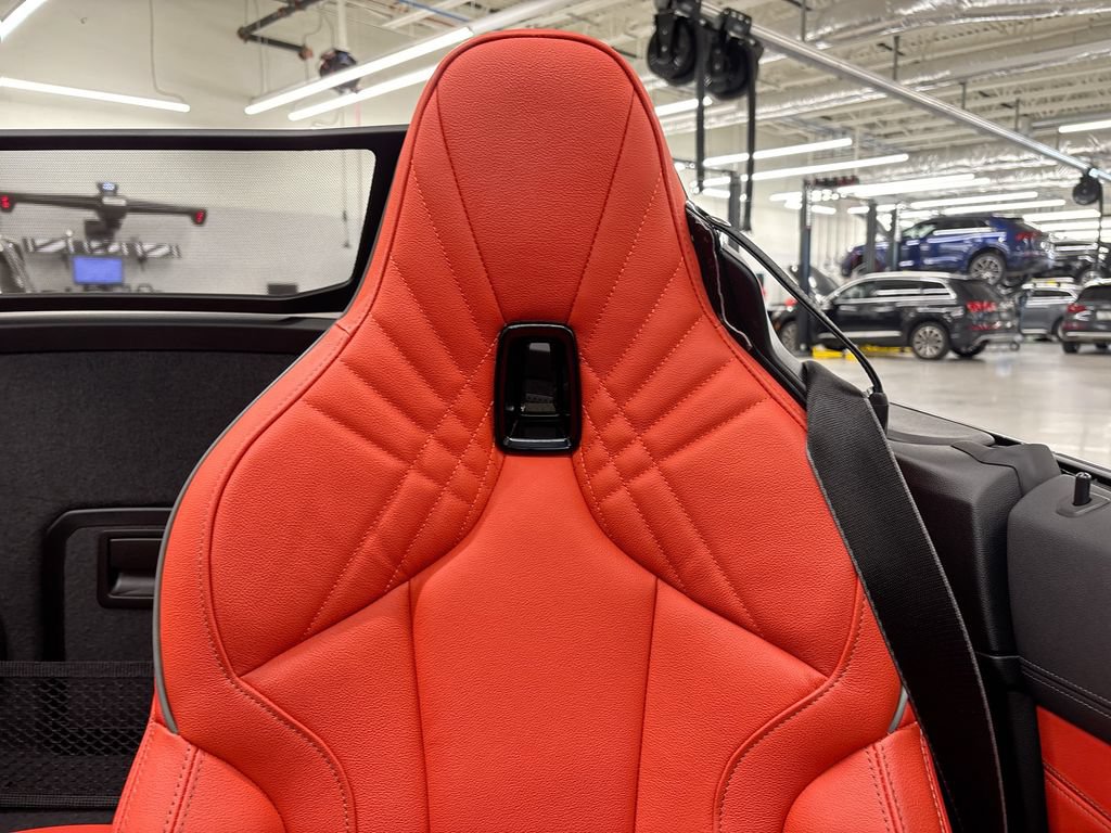 Used 2025 BMW Z4 M40i w/ Edition RWD image 18