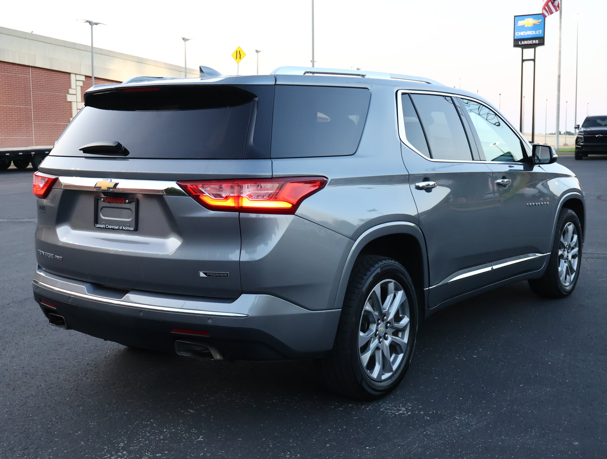 Used 2018 Chevrolet Traverse Premier AWD/4WD image 35