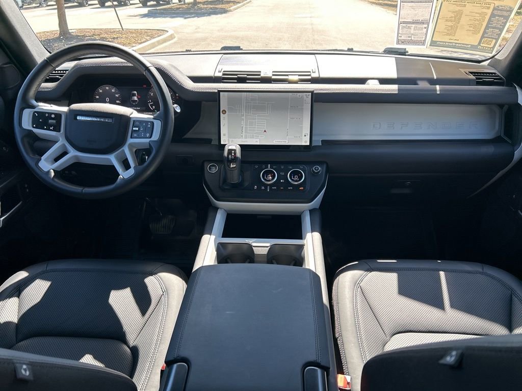 Used 2025 Land Rover Defender 110 S image 10