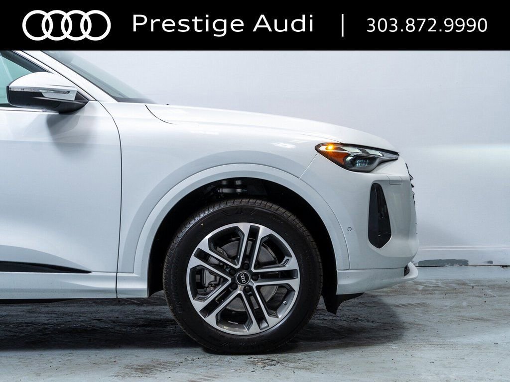 Used 2025 Audi Q5 Premium w/ Convenience Package AWD/4WD image 13