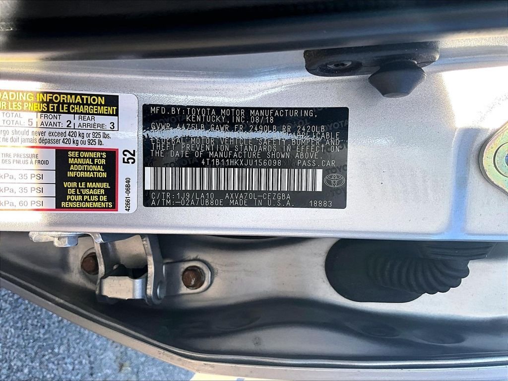 Certified 2018 Toyota Camry XLE FWD image 9