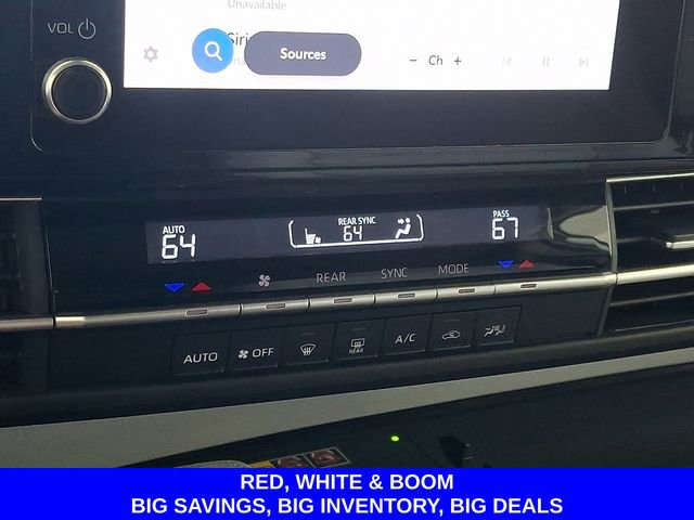 Used 2025 Toyota Sienna LE FWD image 19