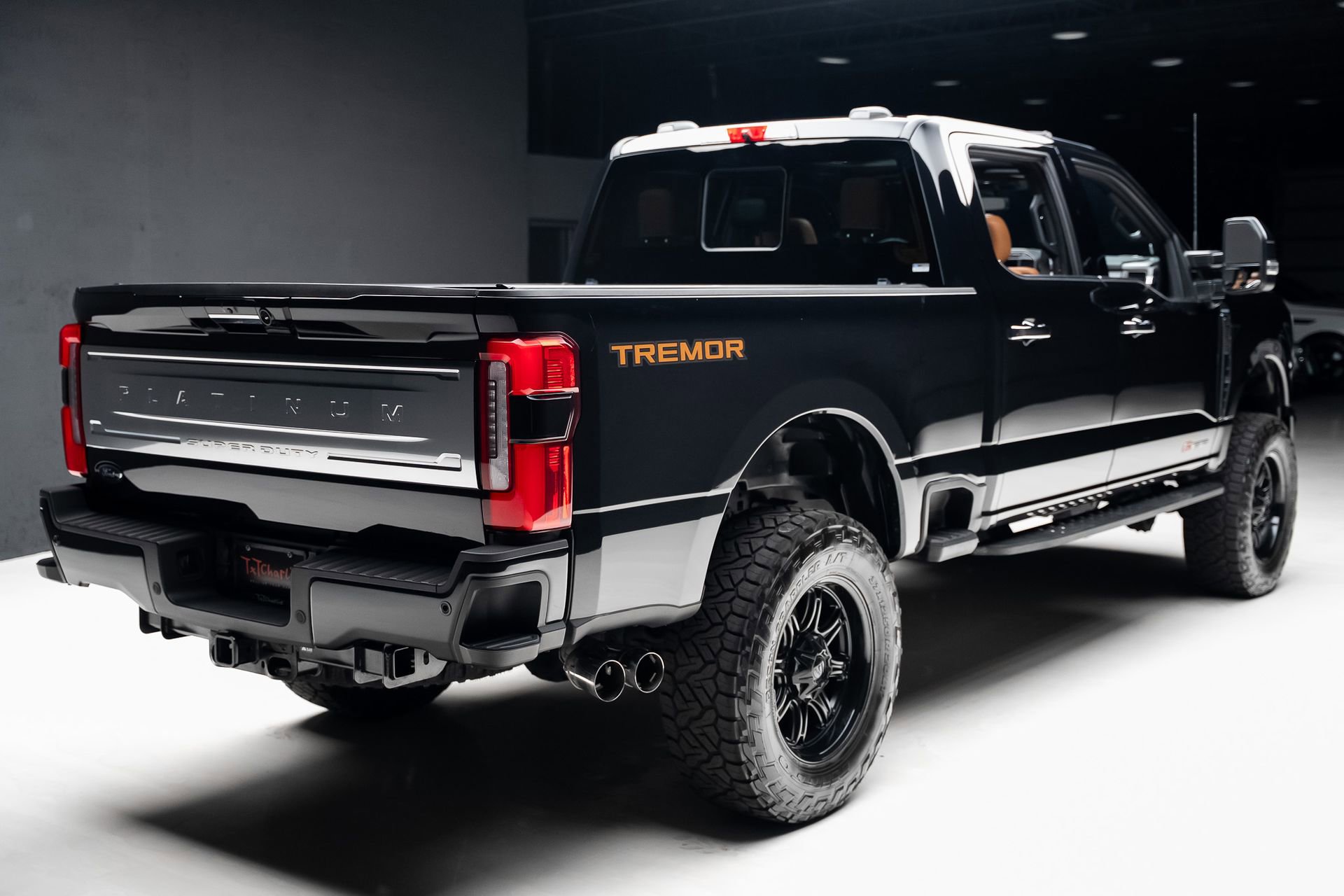 Used 2024 Ford F250 Platinum w/ Tremor Off-Road Package image 39