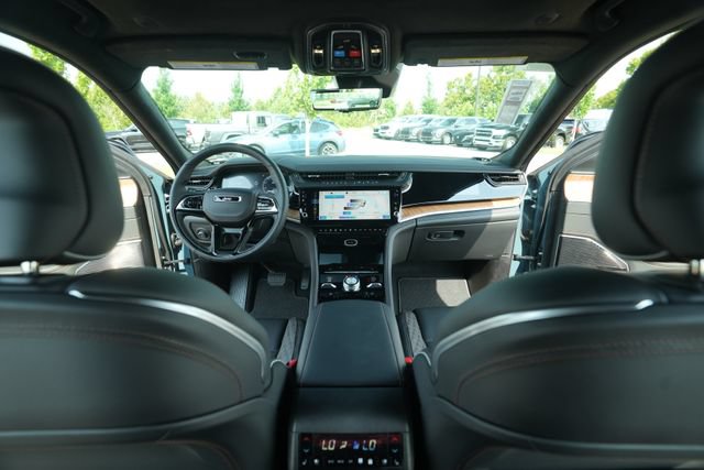 New 2026 Jeep Grand Cherokee Summit w/ MOPAR Finishing Package AWD/4WD image 24