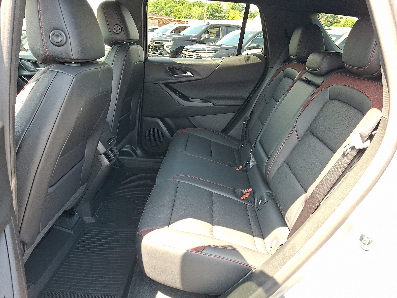 New 2027 Chevrolet Equinox RS w/ Convenience Package III AWD/4WD image 5