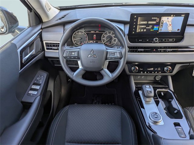New 2025 Mitsubishi Outlander ES image 15