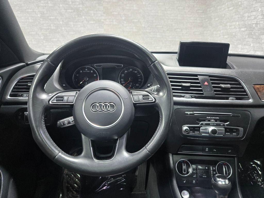 Used 2018 Audi Q3 2.0T Premium Plus w/ Premium Plus Package AWD/4WD image 17