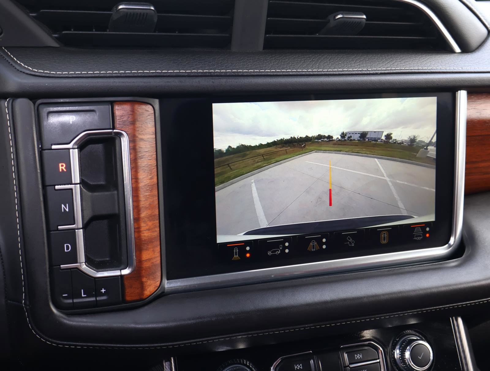 Used 2023 GMC Yukon Denali Ultimate image 34