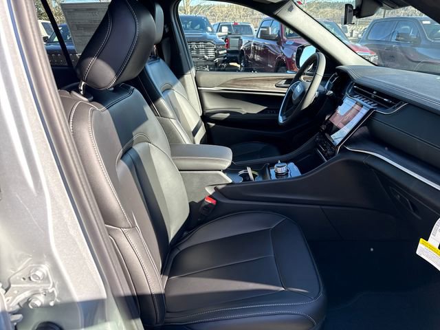 New 2025 Jeep Grand Cherokee Limited image 9