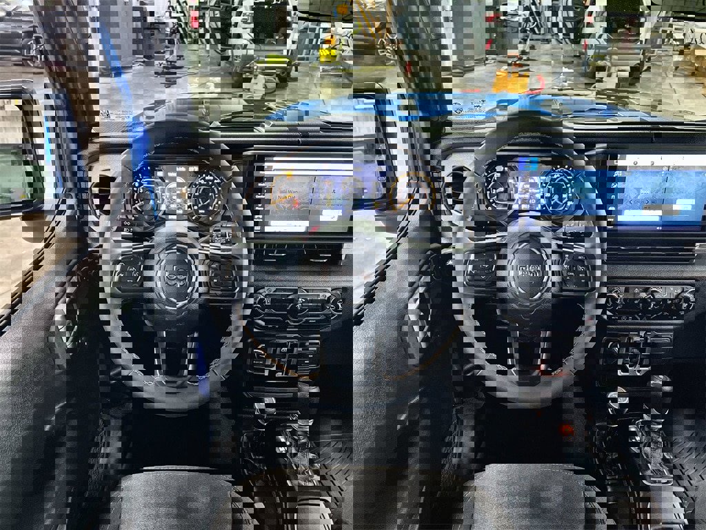 Used 2024 Jeep Wrangler Sport S image 18